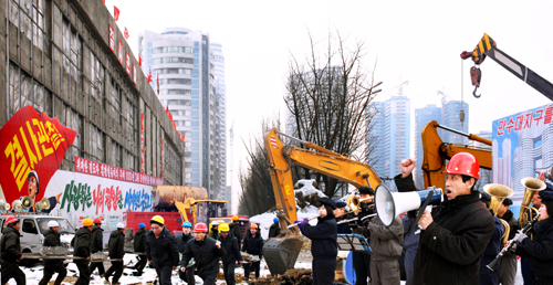 Rodong Sinmun 2012-02-20-03-02 Mansudae Construction