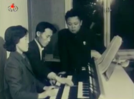 kim-jong-il-observes-piano-rehearsal.png