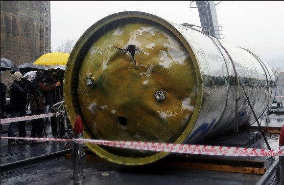 Oxidizer tank with four outlets. Characteristic of Iranian - and now - DPRK 3 stage rockets. Photo via Arms Control Wonk