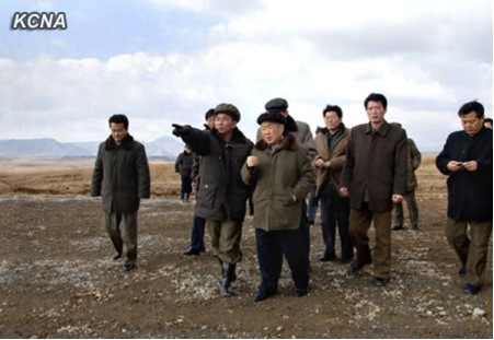 Choe Yong-rim gives Sepho the once over | image via KCNA